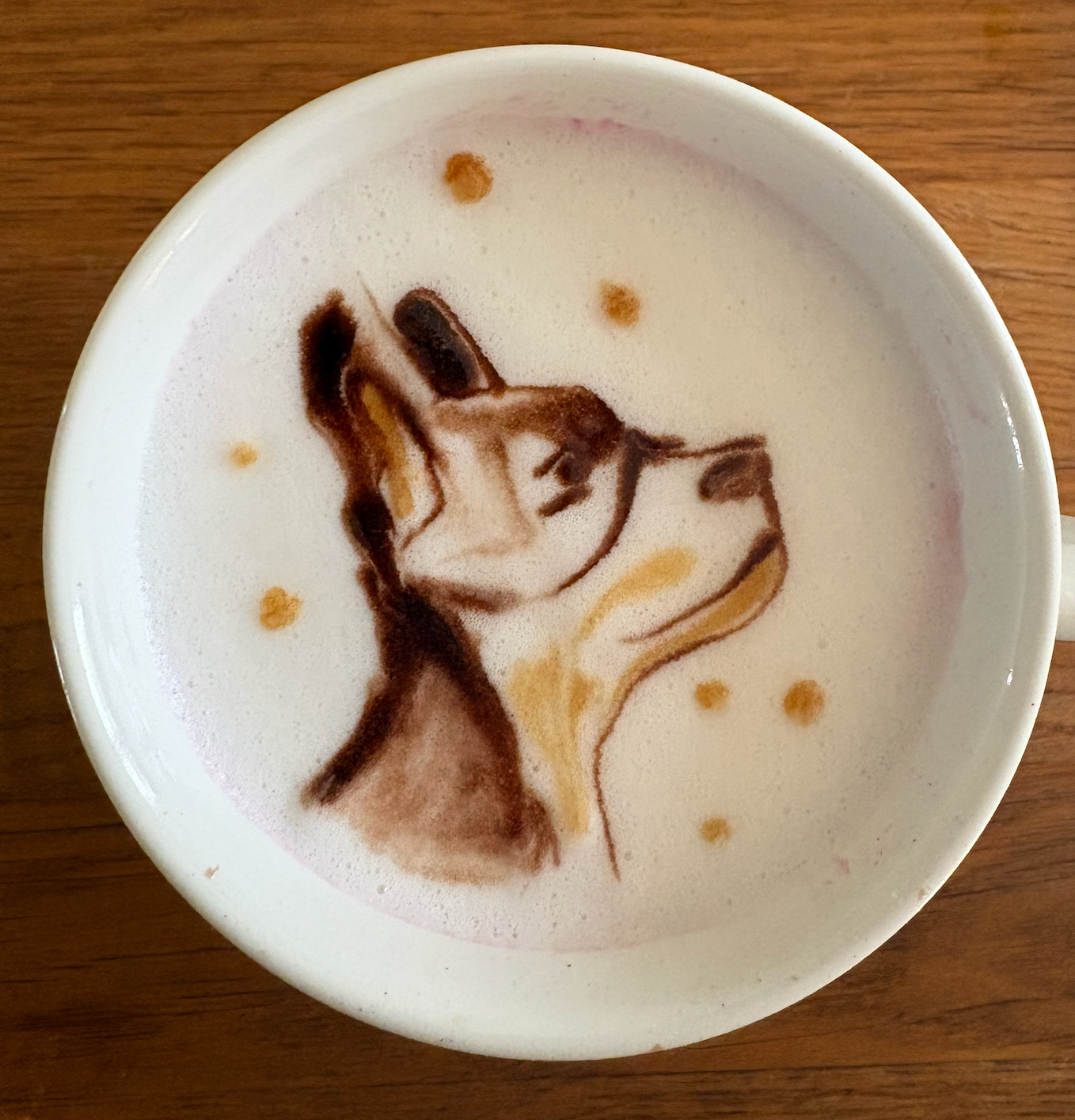 Dessin réalisé sur la mousse d’un café